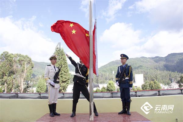 《侦察英雄》出场2分钟的沈院长，得过金钟奖，是演二代